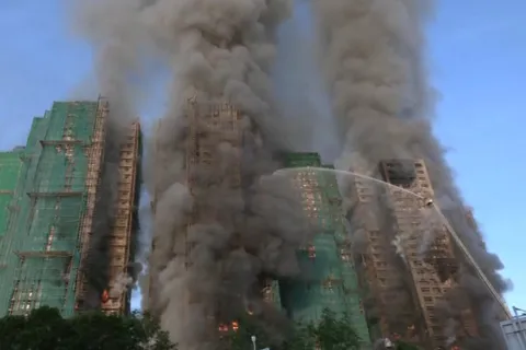 Cập nhật thảm họa cháy chung cư tại Hồng Kông: 44 người chết, gần 300 người mất tích