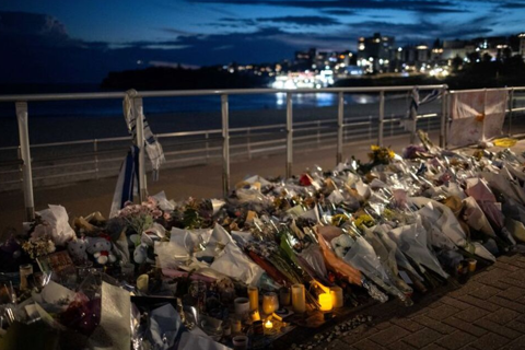 Giáng sinh trầm lắng tại Bondi sau vụ xả súng gây chấn động Australia