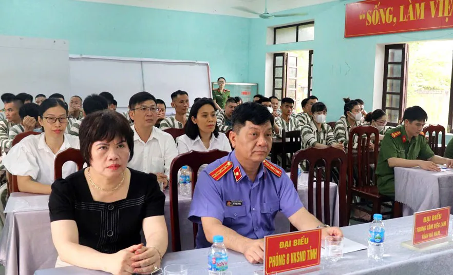 Hà Nam: 45 phạm nhân trong diện đặc xá được tư vấn và định hướng việc làm