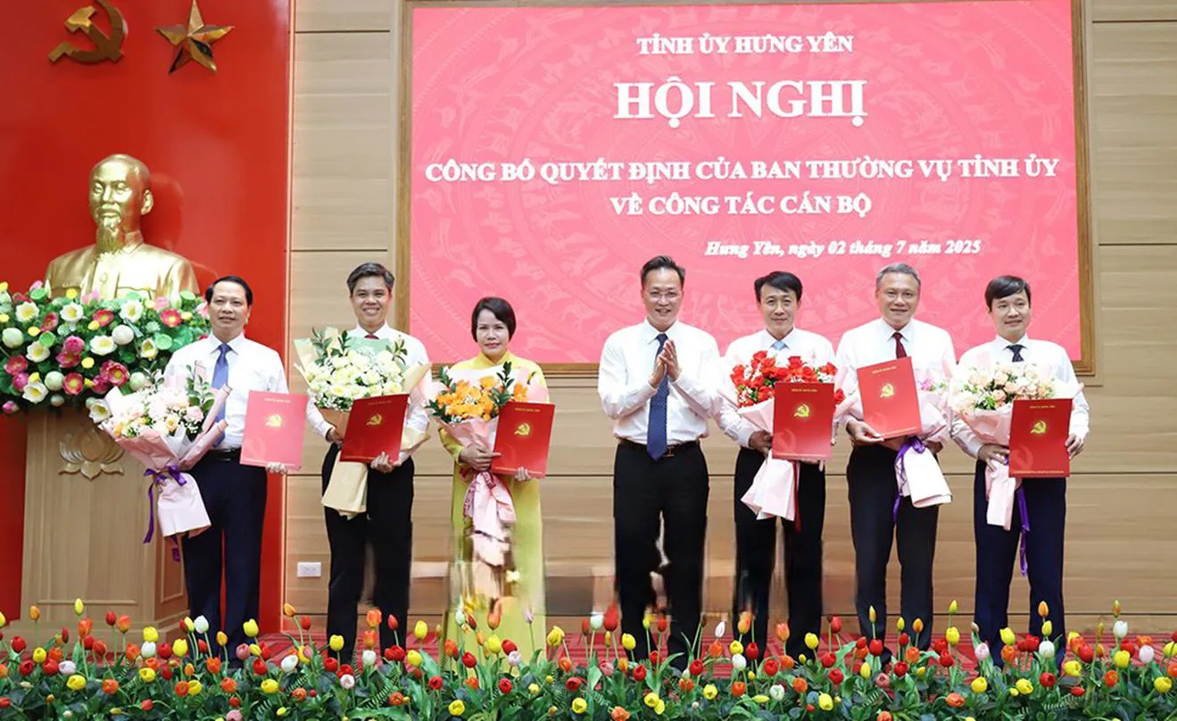 Hưng Yên công bố các quyết định của Ban Thường vụ Tỉnh ủy về công tác cán bộ