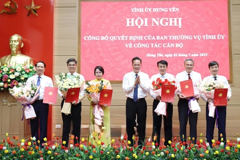 Hưng Yên công bố các quyết định của Ban Thường vụ Tỉnh ủy về công tác cán bộ