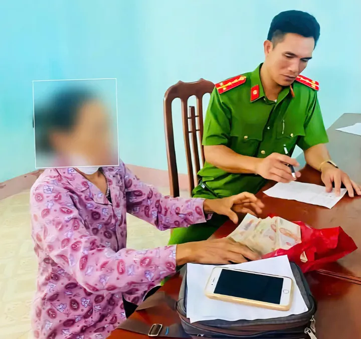 Người phụ nữ suýt mất 120 triệu vì tin lời kẻ giả danh công an