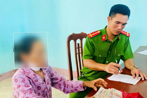 Người phụ nữ suýt mất 120 triệu vì tin lời kẻ giả danh công an