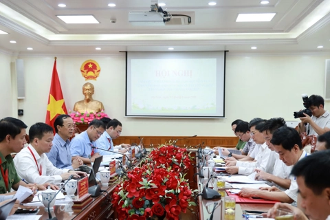 Thứ trưởng Bộ Giáo dục kiểm tra công tác tổ chức thi THPT tại Hà Nam