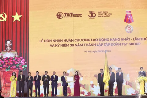 T&T Group của Bầu Hiển được vinh danh Top các doanh nghiệp tư nhân tiêu biểu