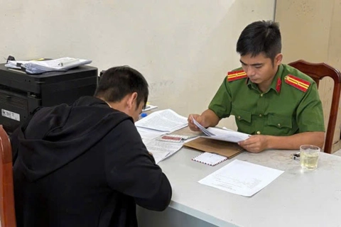 Công an xã Hưng Phú khởi tố 2 vụ tàng trữ trái phép chất ma túy
