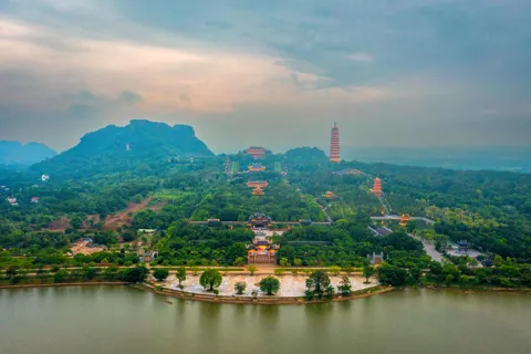 Du lịch Ninh Bình khởi sắc, hướng tới ngành kinh tế mũi nhọn