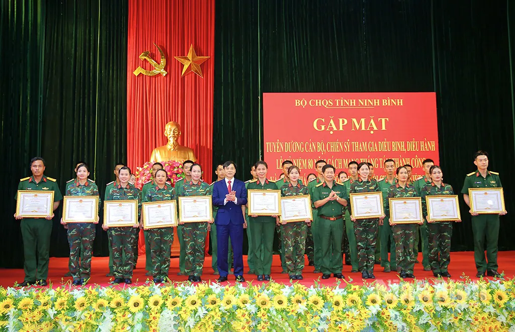 Ninh Bình tuyên dương lực lượng tham gia diễu binh, diễu hành Quốc khánh 2/9