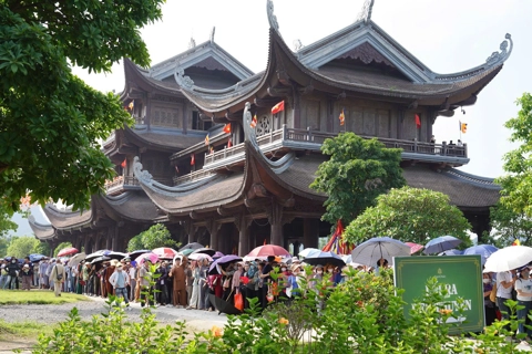 Chùa Tam Chúc thông báo kéo dài thời gian chiêm bái Xá lợi Đức Phật đến hết ngày 21/5