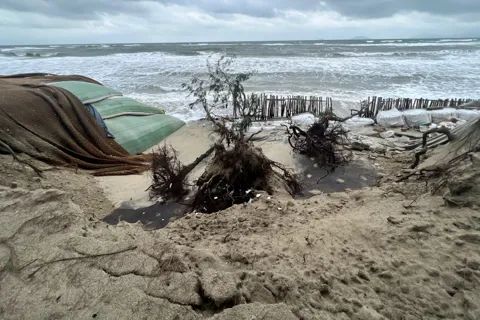 Sạt lở nghiêm trọng, Đà Nẵng công bố tình huống khẩn cấp