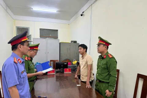 Đà Nẵng: bắt tạm giam đối tượng khai thác khoáng sản trái phép nhiều lần
