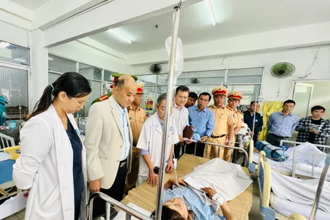 Lãnh đạo Đà Nẵng thăm, động viên các nạn nhận vụ tai nạn trên cao tốc