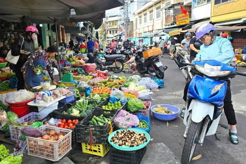 Siêu thị đồng loạt mở cửa ngày mùng 4 Tết Bính Ngọ