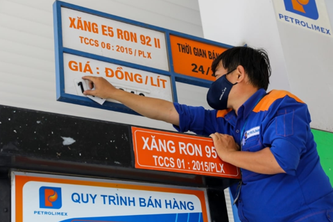 Giá xăng tăng, giá dầu giảm từ chiều nay 4/12