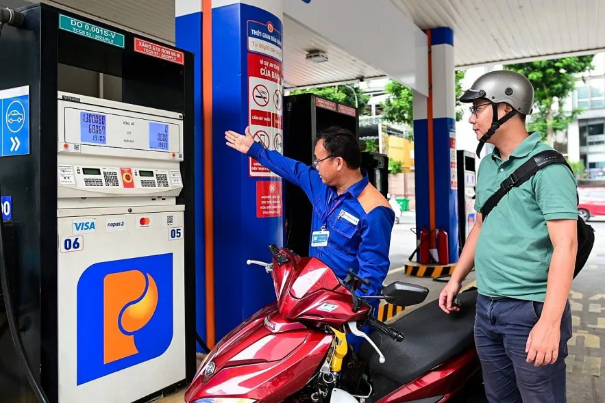 Giá xăng dầu đồng loạt giảm nhẹ từ chiều nay 11/12