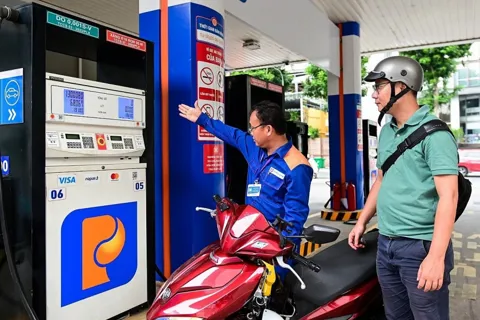 Giá xăng dầu đồng loạt giảm nhẹ từ chiều nay 11/12