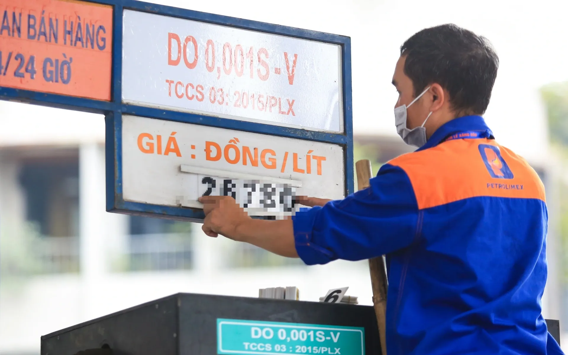 Giá bán lẻ xăng dầu đồng loạt giảm từ 0 giờ ngày 1/7
