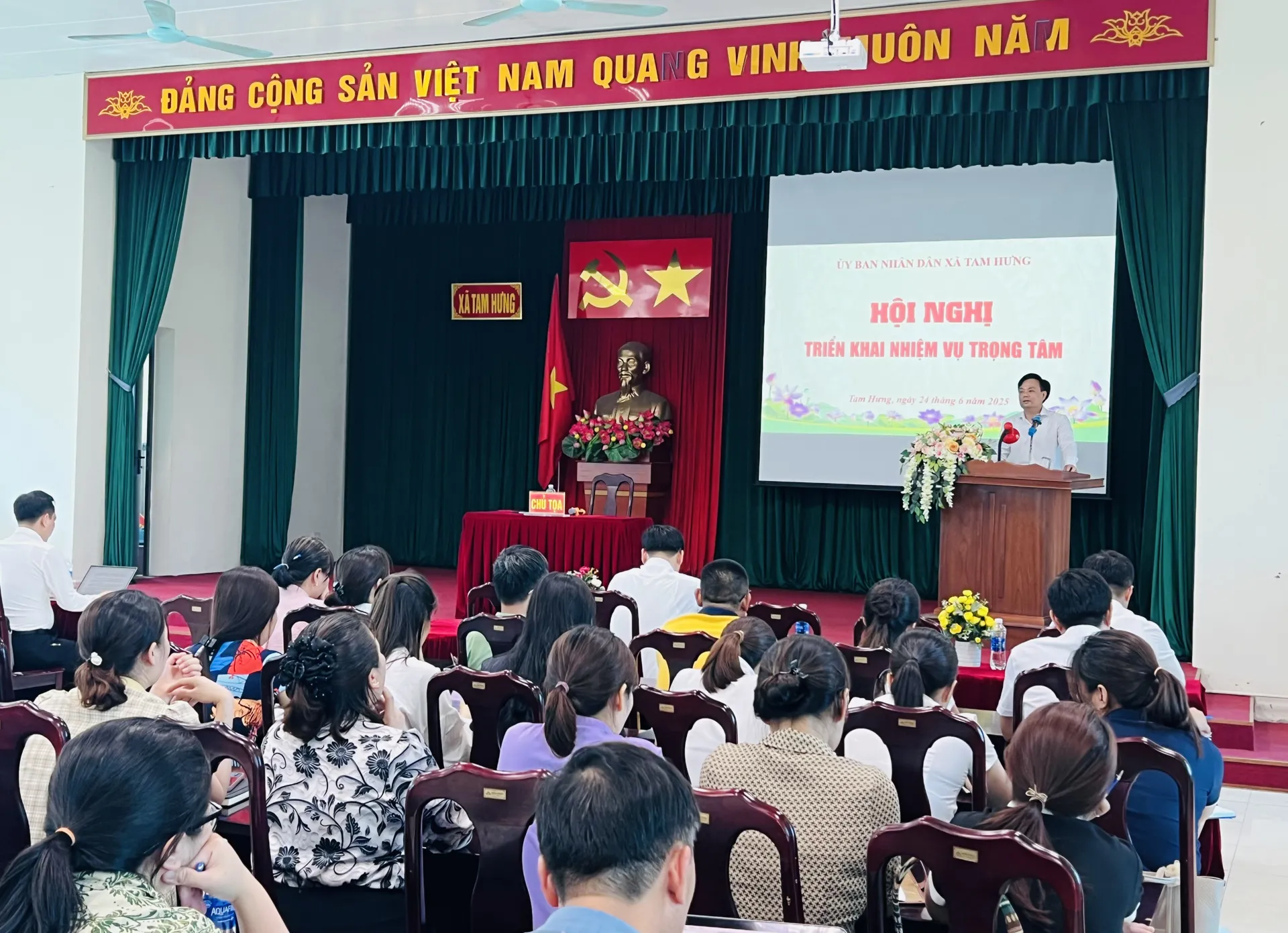 UBND xã Tam Hưng mới triển khai các nhiệm vụ trọng tâm của chính quyền 2 cấp