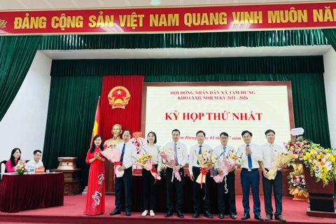 Kỳ họp thứ nhất HĐND xã Tam Hưng thông qua 5 Nghị quyết quan trọng