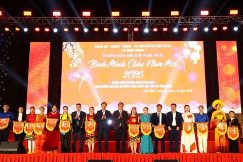 Bình Minh rực sáng – Niềm tin vững bước – Khát vọng vươn xa