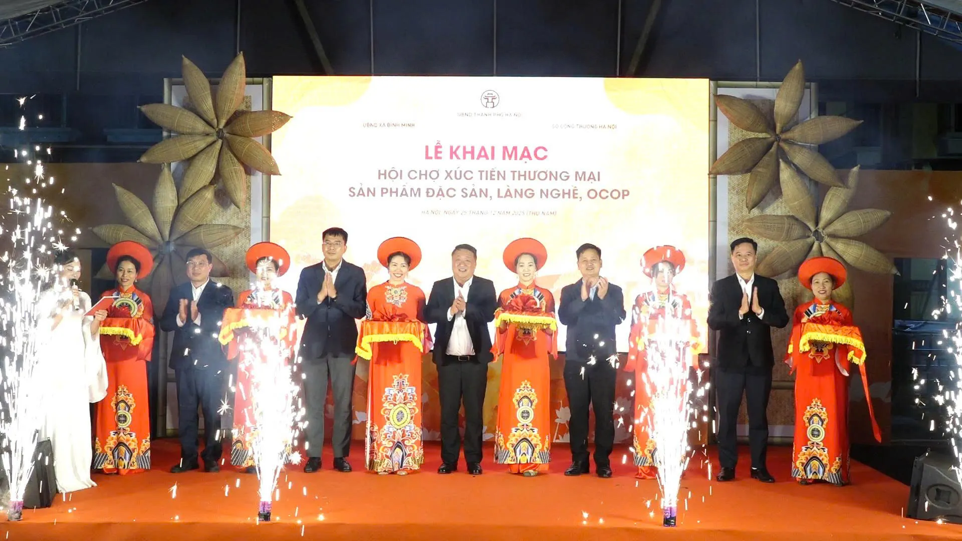 Khai mạc Hội chợ xúc tiến thương mại sản phẩm đặc sản, làng nghề, OCOP