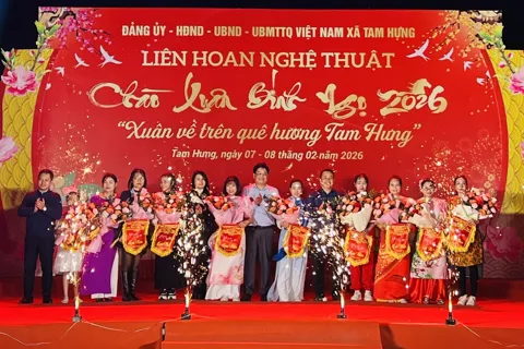 Xuân về trên quê hương Tam Hưng