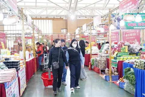 Nhộn nhịp sức mua hàng hoá Tết 2026, hàng Việt tiếp tục lên ngôi