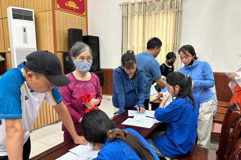 Xã Bát Tràng tiếp nhận 250 hồ sơ trợ cấp hưu trí xã hội cho người cao tuổi không lương hưu