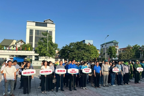 Xã Bát Tràng: tổng vệ sinh môi trường, phát động tháng cao điểm xử lý vi phạm trật tự xây dựng, trật tự văn minh đô thị
