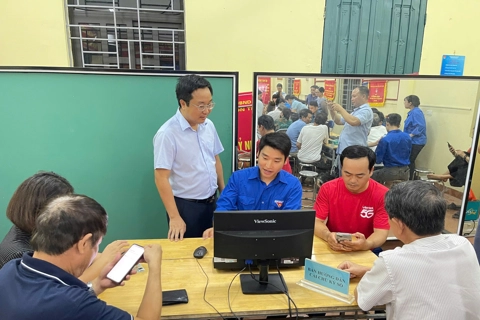 Xã Gia Lâm: ra mắt điểm “Bình dân học vụ số lưu động” và thực hiện Chiến dịch “45 ngày đêm ra quân hỗ trợ hoạt động chuyển đổi số"