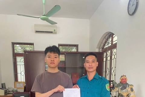 Xã Bát Tràng: công dân đầu tiên viết đơn xin nhập ngũ năm 2026