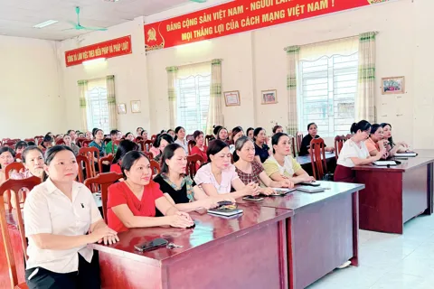 Xã Nam Phù: tập huấn các quy định về hoạt động y tế trường học và vệ sinh an toàn thực phẩm