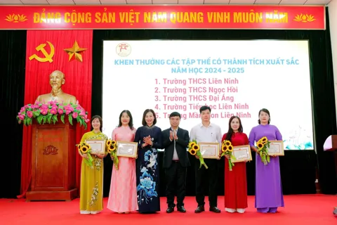 Xã Ngọc Hồi: Tuyên dương, khen thưởng 85 tập thể, cá nhân có thành tích xuất sắc trong năm học 2024 - 2025