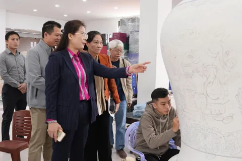 Xã Bát Tràng: 6 cá nhân được thẩm định xét tặng danh hiệu nghệ nhân Nhân dân, nghệ nhân ưu tú