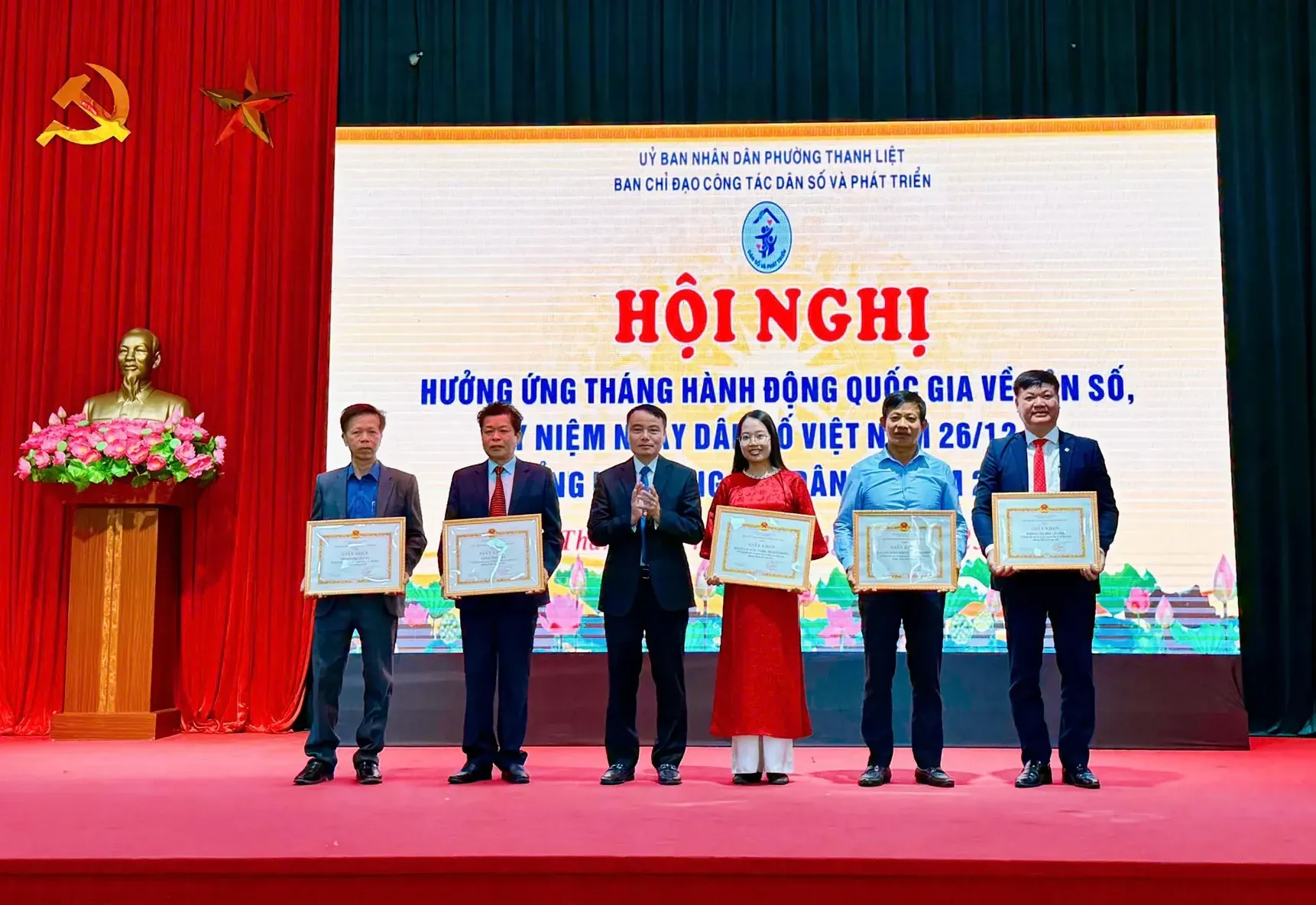 Phường Thanh Liệt: Khen thưởng 5 tập thể, 20 cá nhân có thành tích xuất sắc trong công tác dân số và phát triển năm 2025