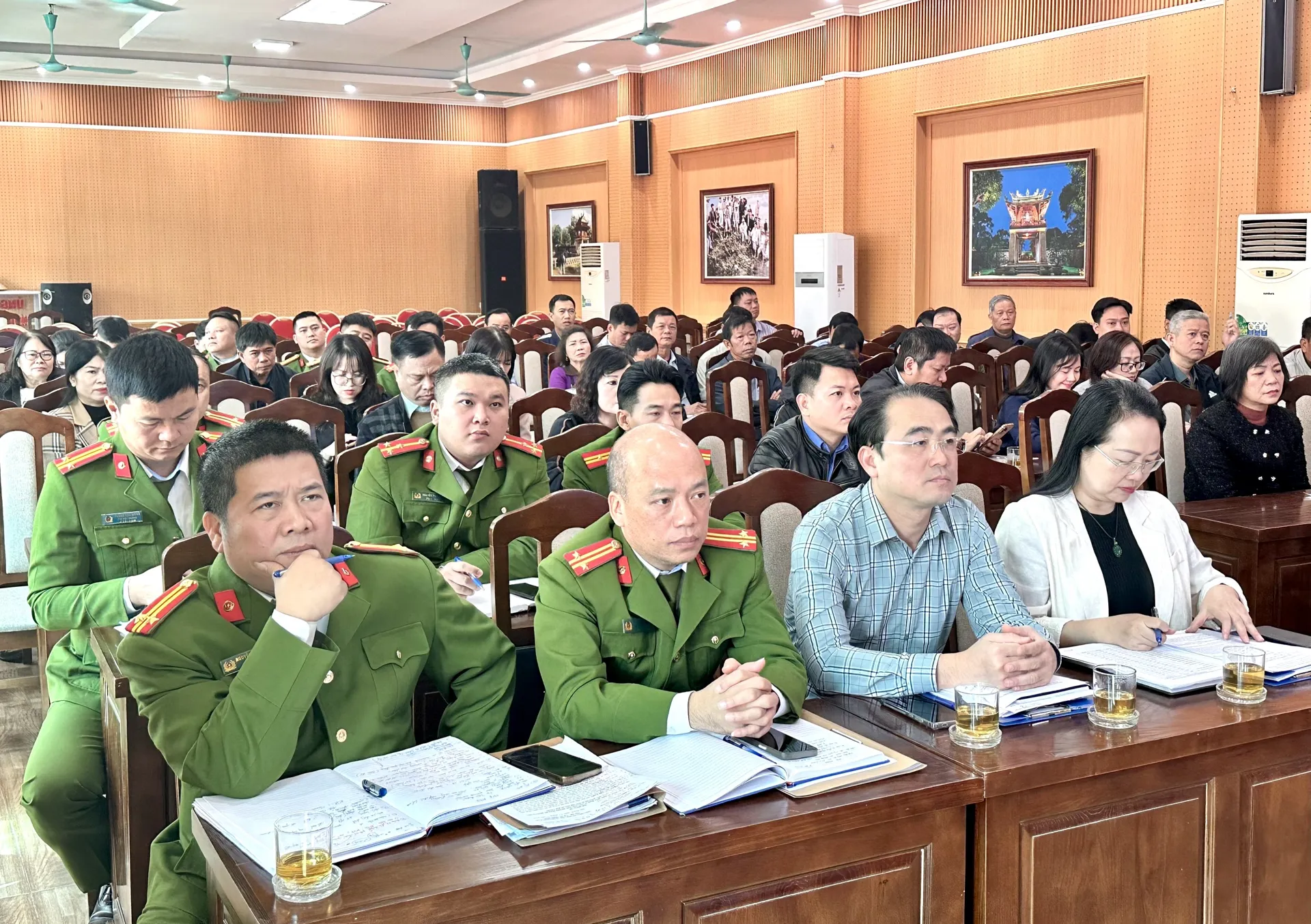 Xã Đại Thanh đẩy nhanh tiến độ thực hiện rà soát, làm sạch dữ liệu đăng ký phương tiện, giấy phép lái xe qua iHanoi