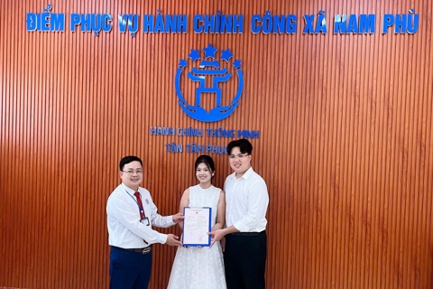 Đôi trẻ về chung một nhà trong những ngày đầu vận hành xã Nam Phù