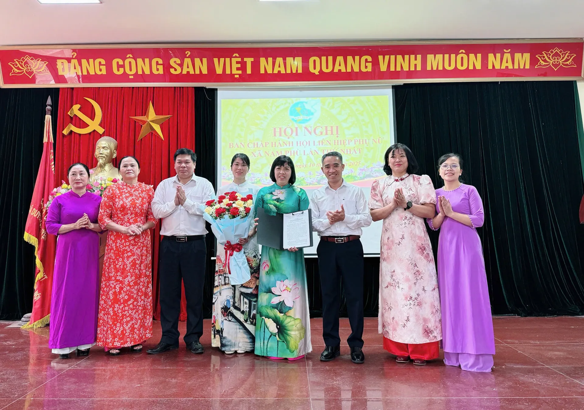 Hội Liên hiệp Phụ nữ xã Nam Phù tổ chức họp Ban Chấp hành lần thứ nhất