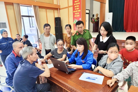 Xã Thanh Trì: Tích cực triển khai hỗ trợ người dân nhận quà Tết Độc lập 2/9