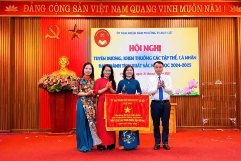 Phường Thanh Liệt: Khen thưởng các tập thể, cá nhân đạt thành tích xuất sắc trong năm học 2024 – 2025