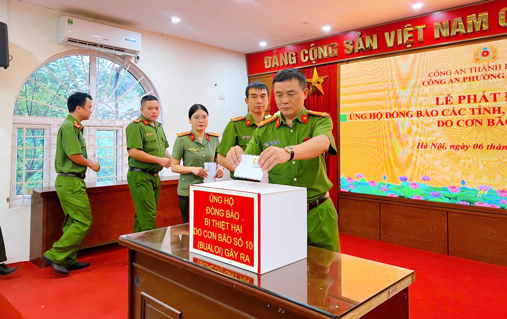 Công an phường Thanh Liệt phát động ủng hộ đồng bào bị thiệt hại do bão số 10