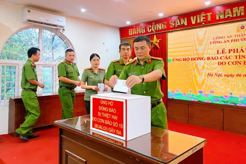 Công an phường Thanh Liệt phát động ủng hộ đồng bào bị thiệt hại do bão số 10