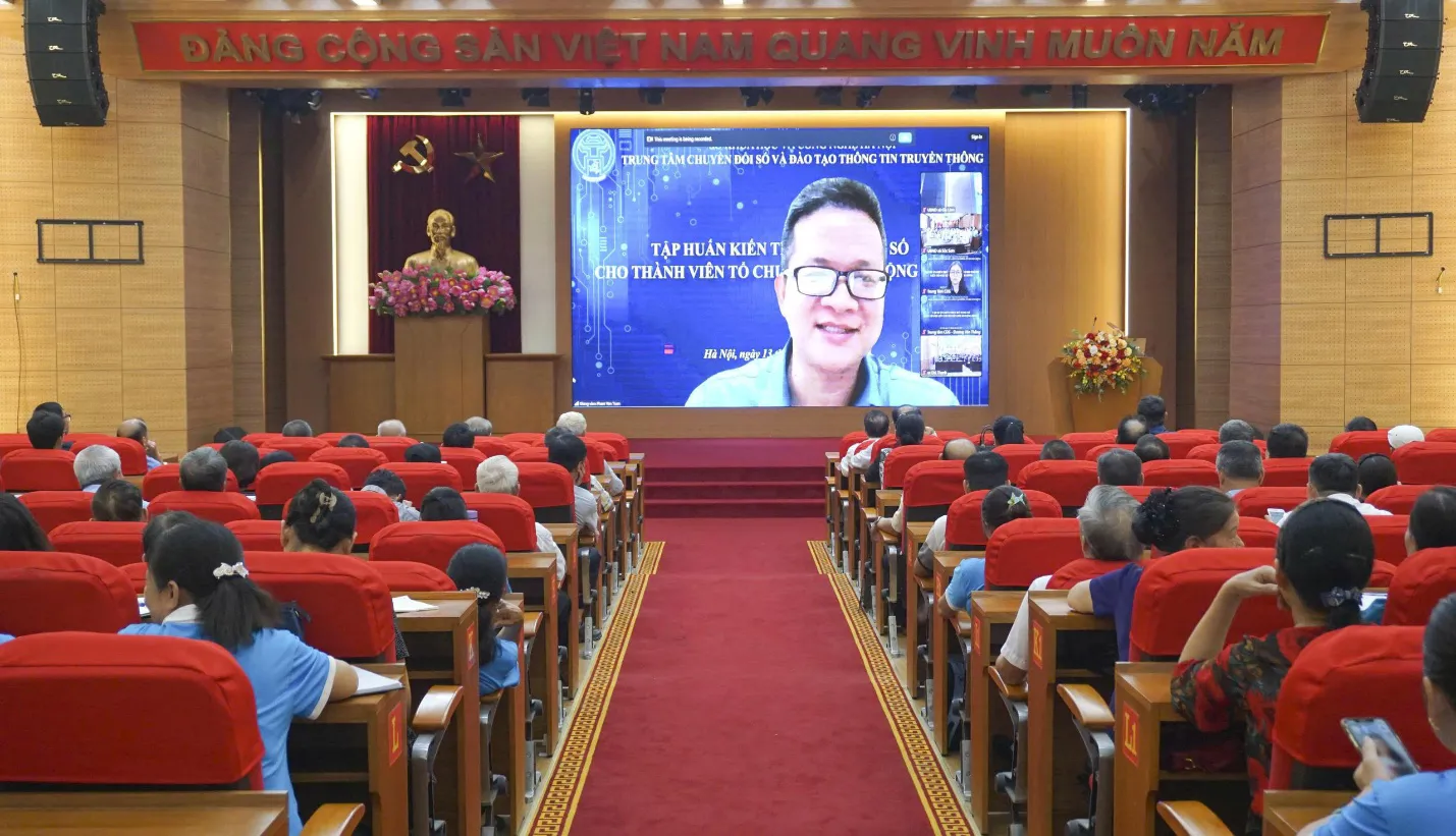Xã Gia Lâm: Tập huấn kiến thức, kỹ năng số cho thành viên Tổ chuyển đổi số cộng đồng