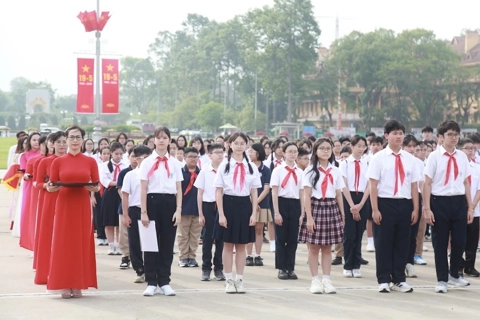 Ngành GD&ĐT Thủ đô long trọng tổ chức lễ báo công dâng Bác
