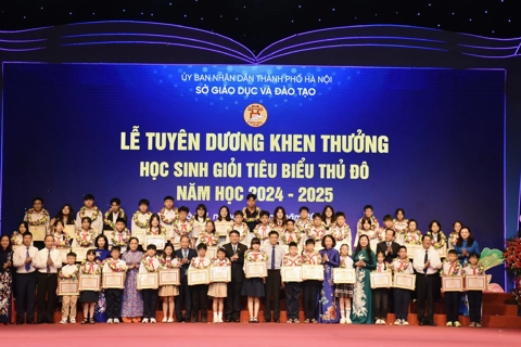 Hà Nội tuyên dương khen thưởng 851 học sinh giỏi Thủ đô tiêu biểu