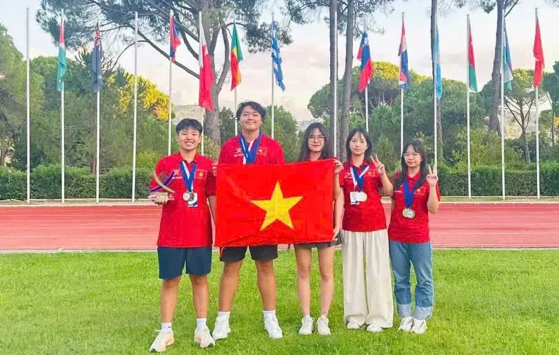 Đoàn Việt Nam giành vị trí thứ 2 tại Olympic Kinh tế thế giới 2025