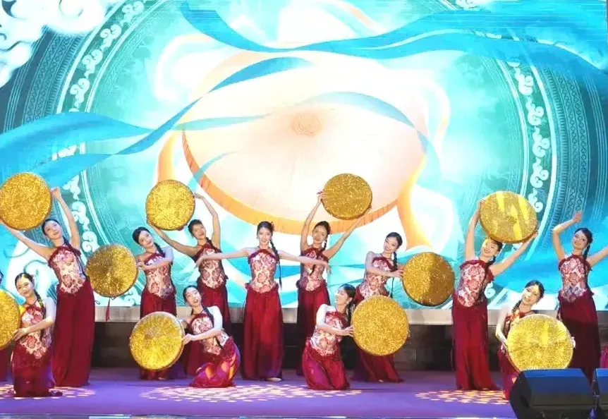 Kỳ hành kỳ duyên – món quà đặc biệt dành tặng tân sinh viên AJC