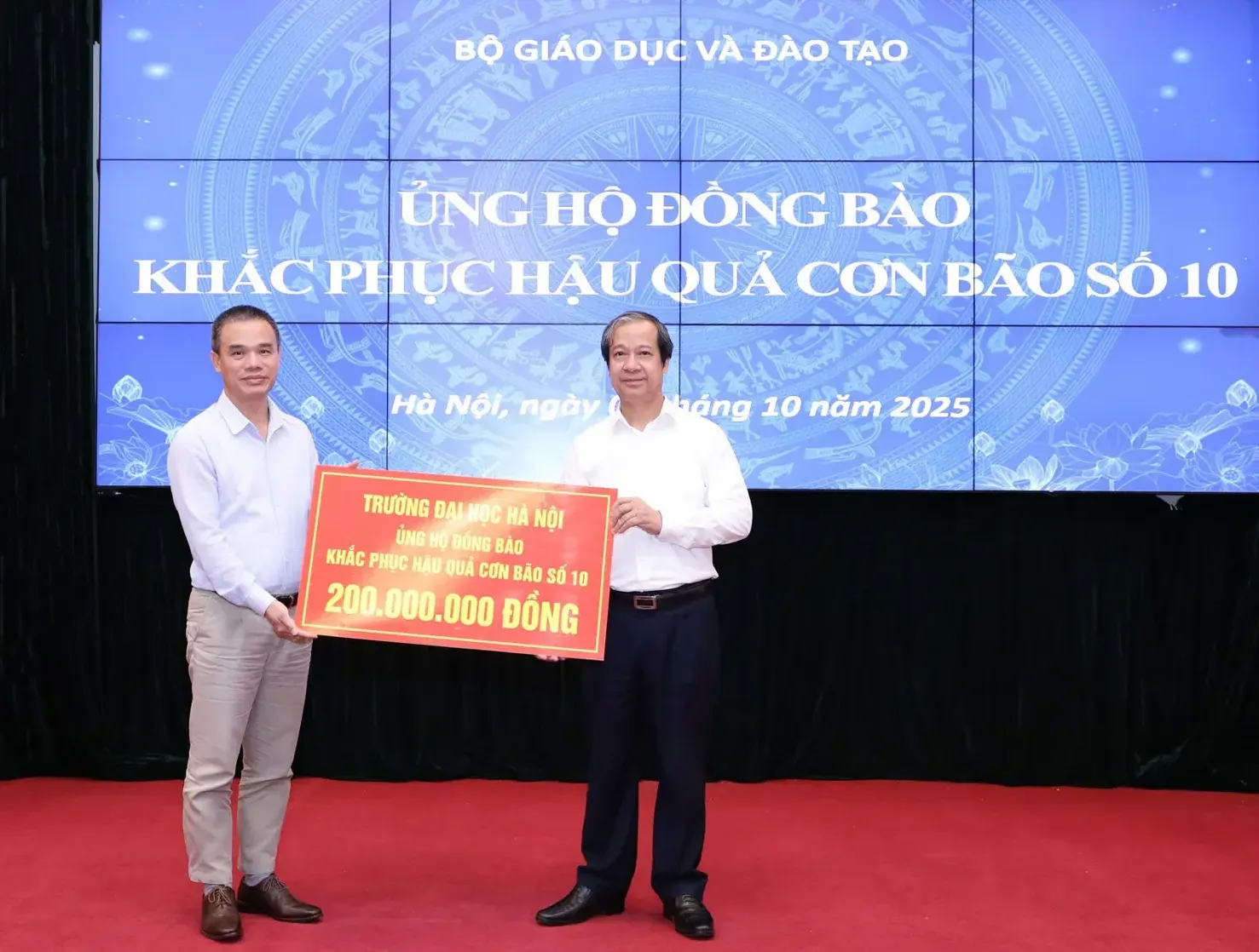 Ngành giáo dục phát động ủng hộ đồng bào khắc phục hậu quả bão số 10