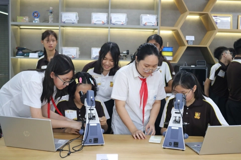 Học sinh Hà Nội hào hứng giao lưu, trải nghiệm với học sinh Singapore