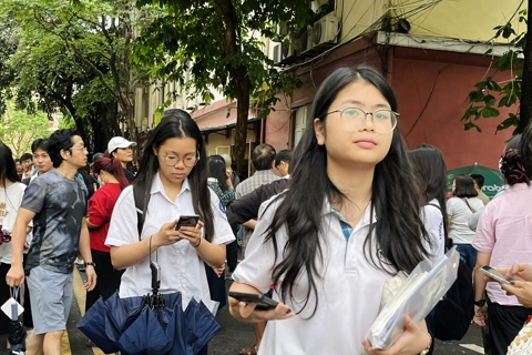 Đề ngữ văn cực chất của THPT chuyên Khoa học xã hội & Nhân văn
